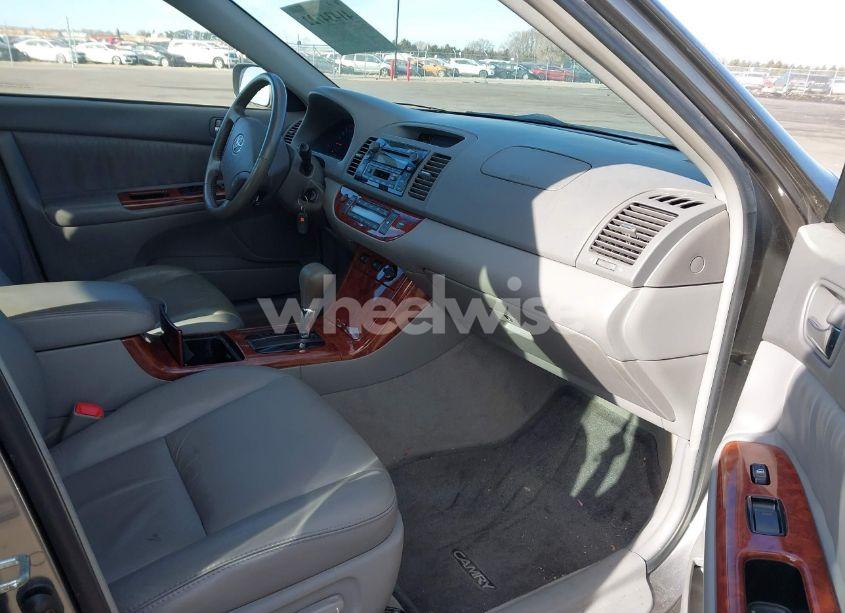 Photo 5 of 2005 Toyota Camry XLE V6 (VIN 4T1BF30K25U592247)