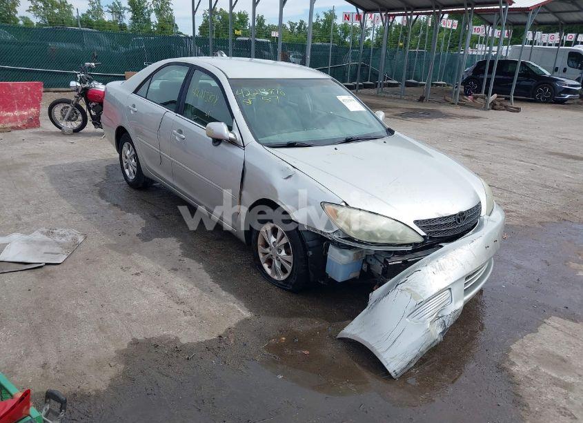 2005 Toyota Camry LE V6 (VIN 4T1BF30K25U595388) main photo