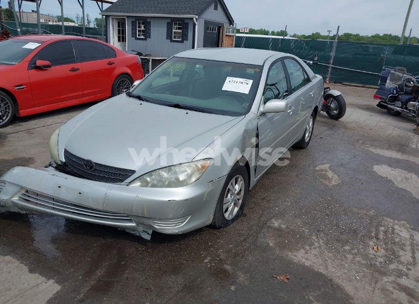 Photo 2 of 2005 Toyota Camry LE V6 (VIN 4T1BF30K25U595388)