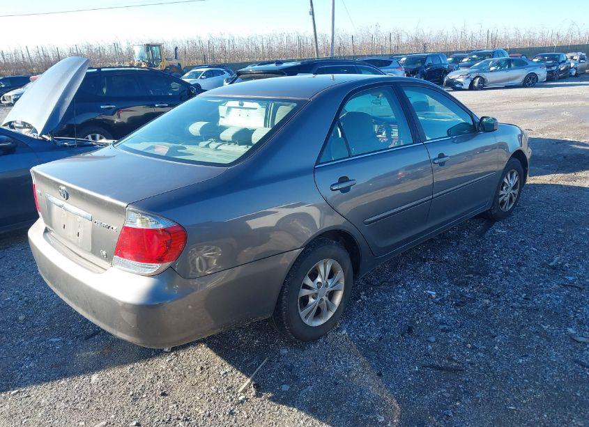 Photo 4 of 2005 Toyota Camry LE V6 (VIN 4T1BF30K25U598775)