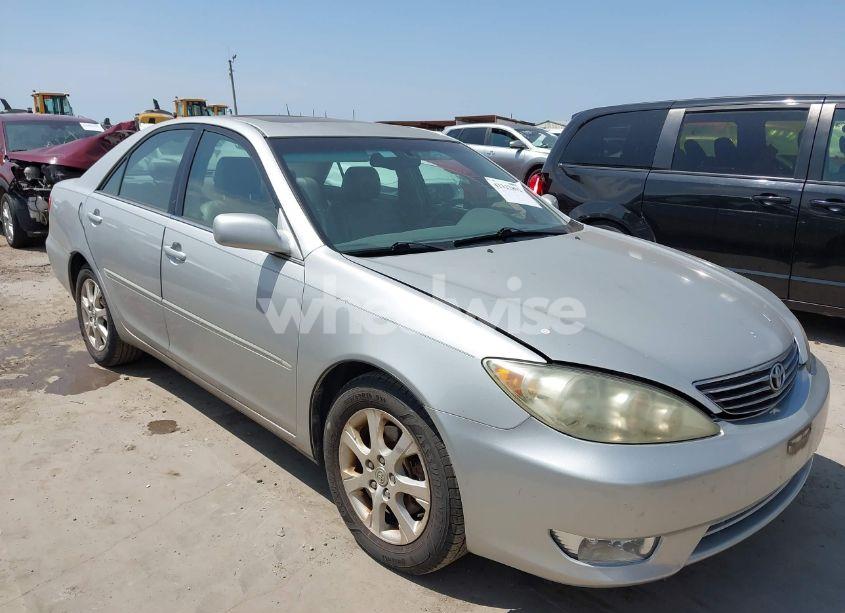 2005 Toyota Camry LE V6/XLE V6 (VIN 4T1BF30K25U606910) main photo