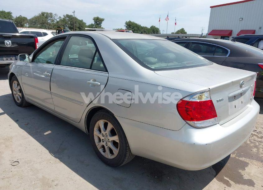 Photo 3 of 2005 Toyota Camry LE V6/XLE V6 (VIN 4T1BF30K25U606910)