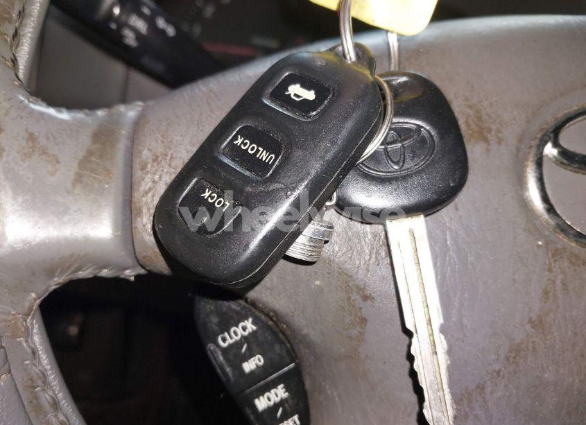 Photo 11 of 2002 Toyota Camry XLE V6 (VIN 4T1BF30K32U009695)