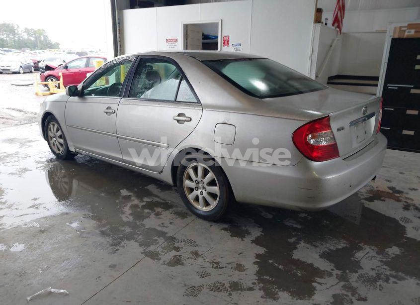 Photo 3 of 2002 Toyota Camry XLE V6 (VIN 4T1BF30K32U009695)