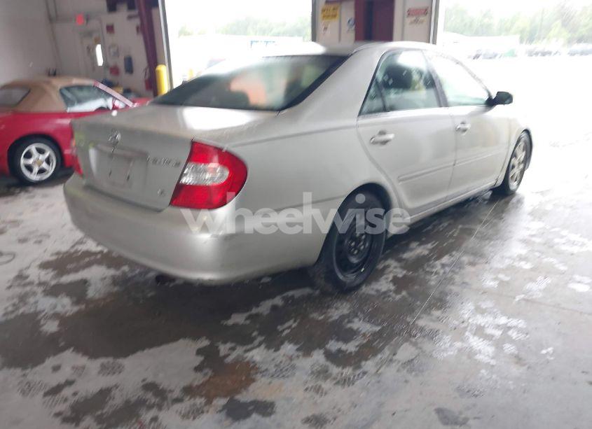 Photo 4 of 2002 Toyota Camry XLE V6 (VIN 4T1BF30K32U009695)