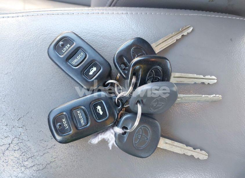 Photo 11 of 2002 Toyota Camry XLE V6 (VIN 4T1BF30K32U013052)