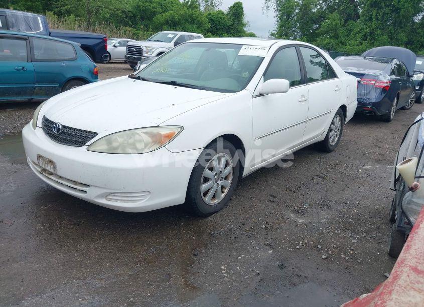 Photo 2 of 2002 Toyota Camry XLE V6 (VIN 4T1BF30K32U028098)