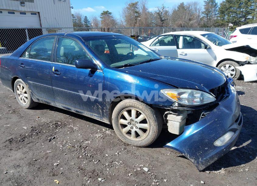 2004 Toyota Camry XLE V6 (VIN 4T1BF30K34U078681) main photo