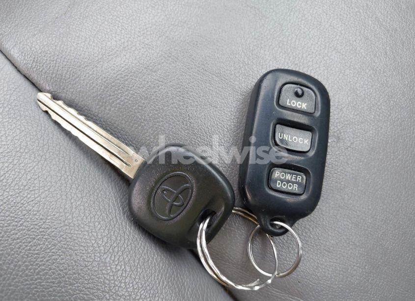 Photo 11 of 2005 Toyota Camry LE V6/XLE V6 (VIN 4T1BF30K35U094347)