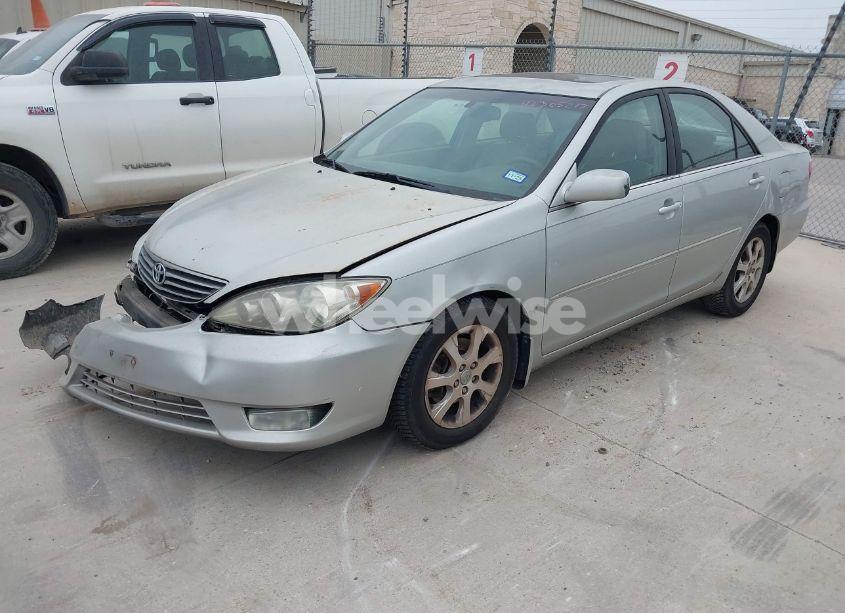 Photo 2 of 2005 Toyota Camry LE V6/XLE V6 (VIN 4T1BF30K35U094347)