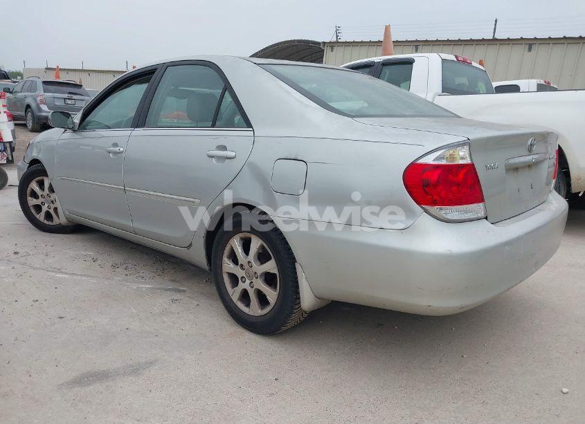 Photo 3 of 2005 Toyota Camry LE V6/XLE V6 (VIN 4T1BF30K35U094347)