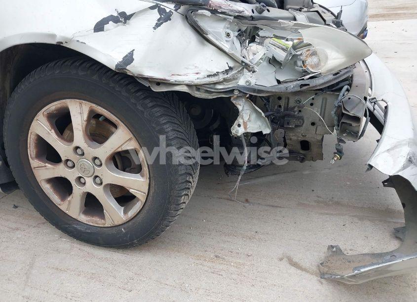 Photo 6 of 2005 Toyota Camry LE V6/XLE V6 (VIN 4T1BF30K35U094347)