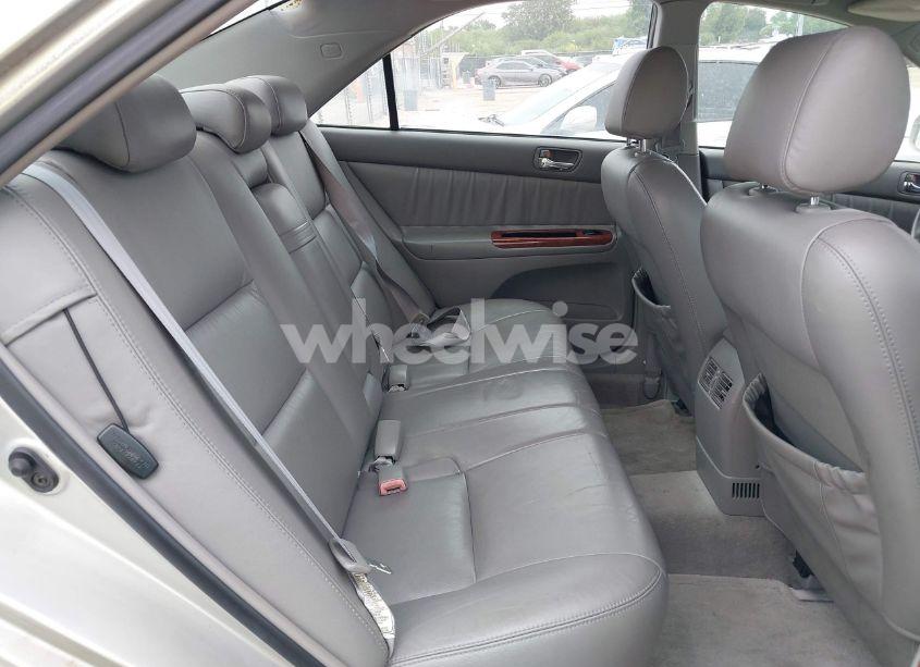 Photo 8 of 2005 Toyota Camry LE V6/XLE V6 (VIN 4T1BF30K35U094347)