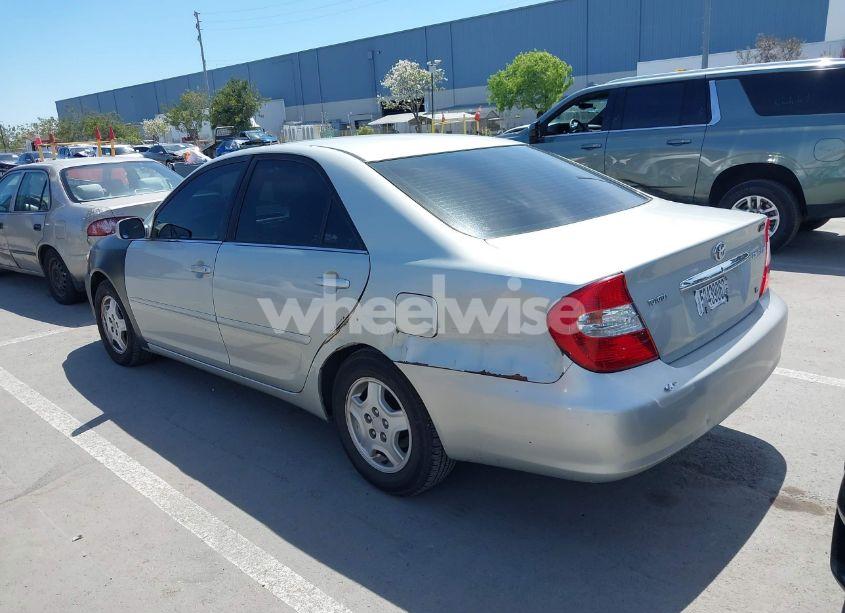 Photo 3 of 2002 Toyota Camry LE V6 (VIN 4T1BF30K42U026943)