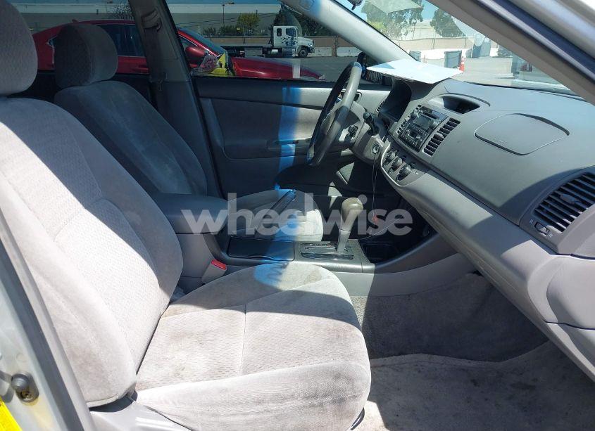 Photo 5 of 2002 Toyota Camry LE V6 (VIN 4T1BF30K42U026943)