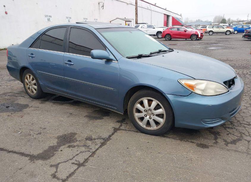 2002 Toyota Camry XLE V6 (VIN 4T1BF30K42U506142) main photo
