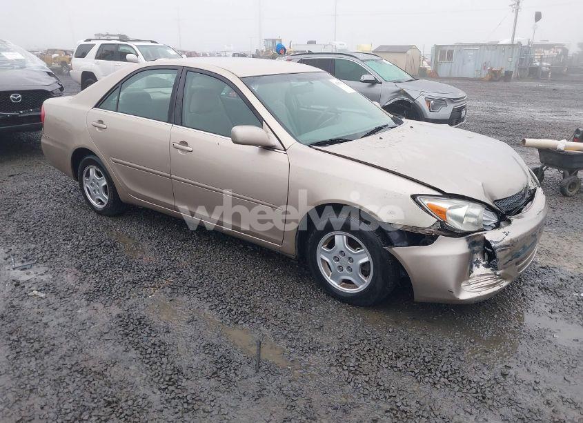 2002 Toyota Camry LE V6 (VIN 4T1BF30K42U507761) main photo