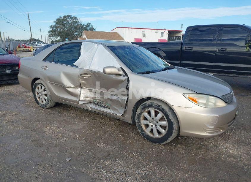 2002 Toyota Camry XLE V6 (VIN 4T1BF30K42U533874) main photo