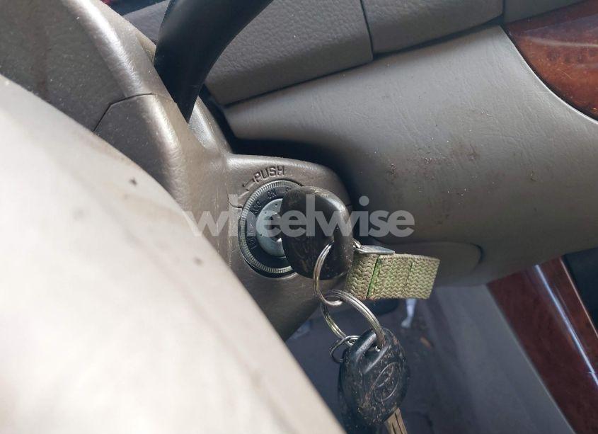 Photo 11 of 2002 Toyota Camry XLE V6 (VIN 4T1BF30K42U533874)