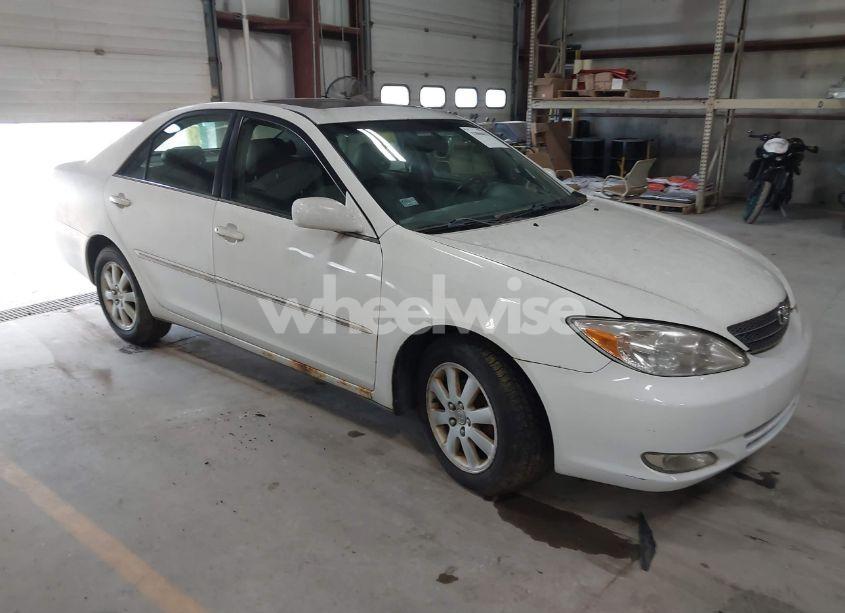 2003 Toyota Camry XLE V6 (VIN 4T1BF30K43U054341) main photo