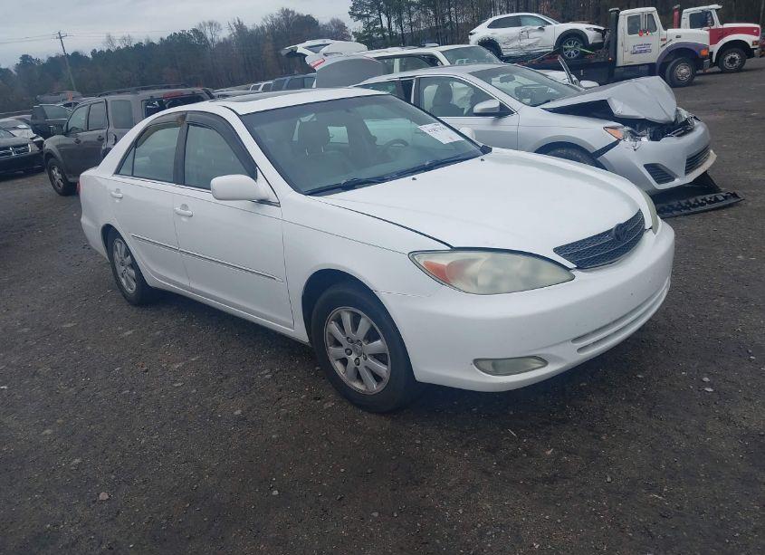 2004 Toyota Camry XLE V6 (VIN 4T1BF30K44U068788) main photo