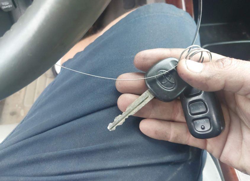 Photo 11 of 2004 Toyota Camry XLE V6 (VIN 4T1BF30K44U068788)