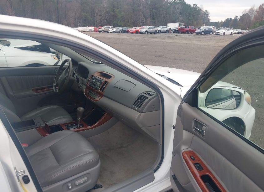 Photo 5 of 2004 Toyota Camry XLE V6 (VIN 4T1BF30K44U068788)