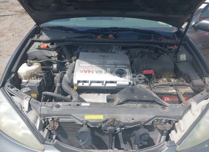 Photo 10 of 2004 Toyota Camry LE V6 (VIN 4T1BF30K44U585427)