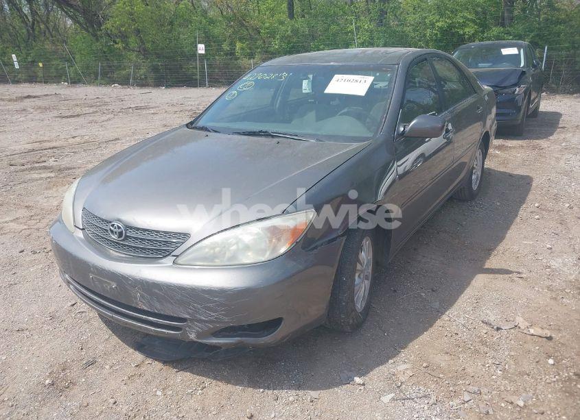 Photo 2 of 2004 Toyota Camry LE V6 (VIN 4T1BF30K44U585427)
