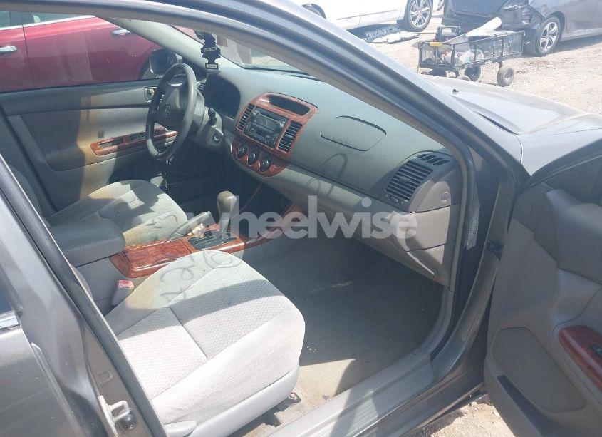 Photo 5 of 2004 Toyota Camry LE V6 (VIN 4T1BF30K44U585427)