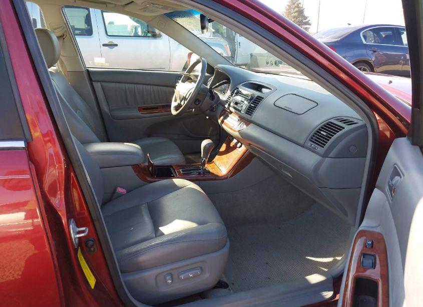 Photo 5 of 2005 Toyota Camry XLE V6 (VIN 4T1BF30K45U084927)