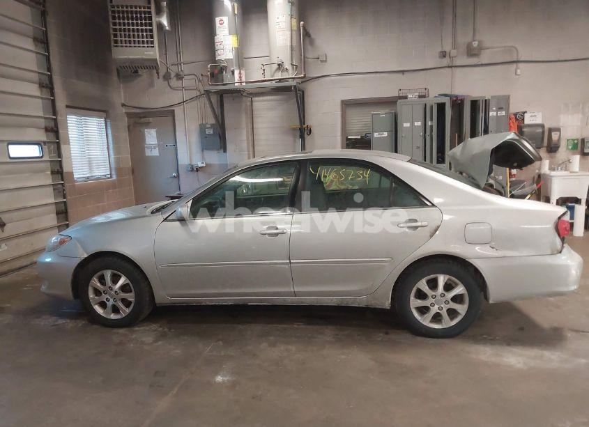 Photo 14 of 2005 Toyota Camry XLE V6 (VIN 4T1BF30K45U108823)