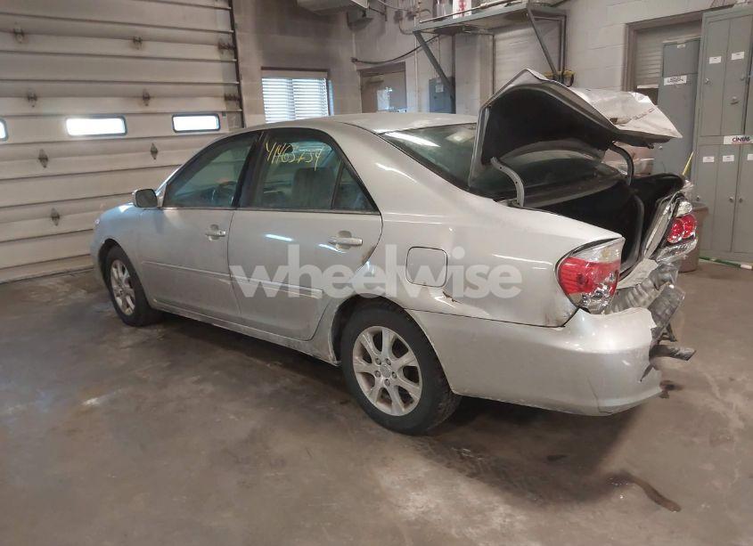 Photo 3 of 2005 Toyota Camry XLE V6 (VIN 4T1BF30K45U108823)