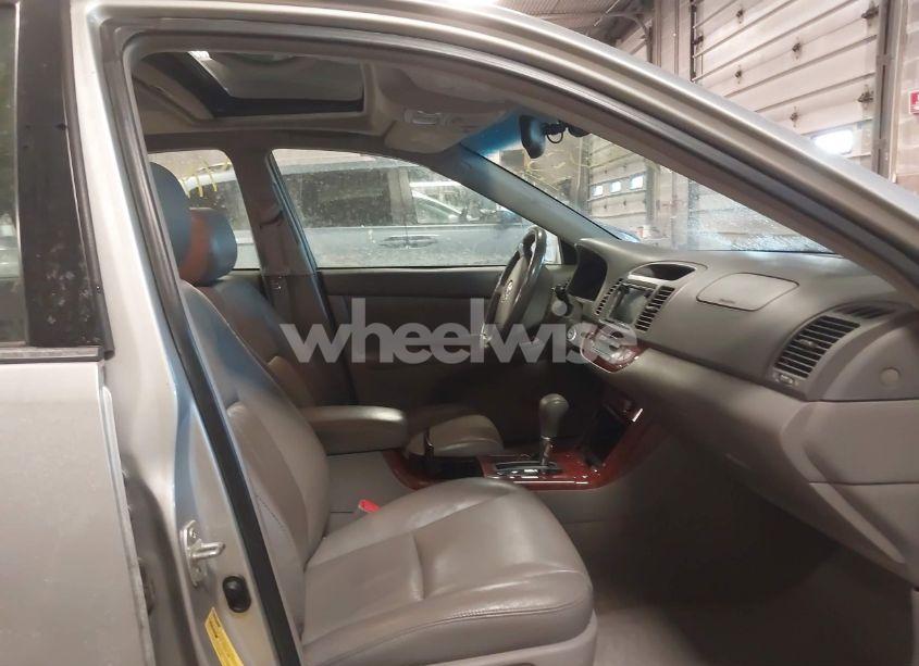 Photo 5 of 2005 Toyota Camry XLE V6 (VIN 4T1BF30K45U108823)