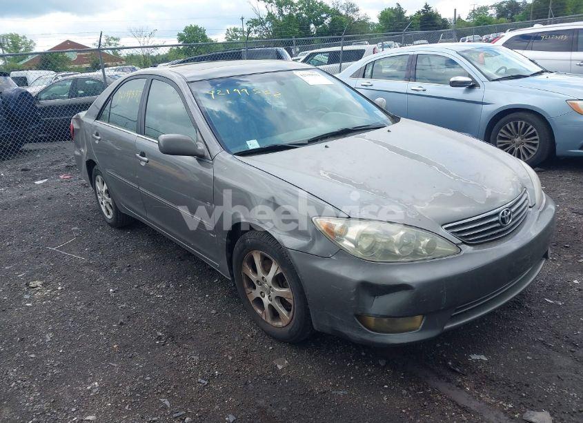2005 Toyota Camry XLE V6 (VIN 4T1BF30K45U607301) main photo