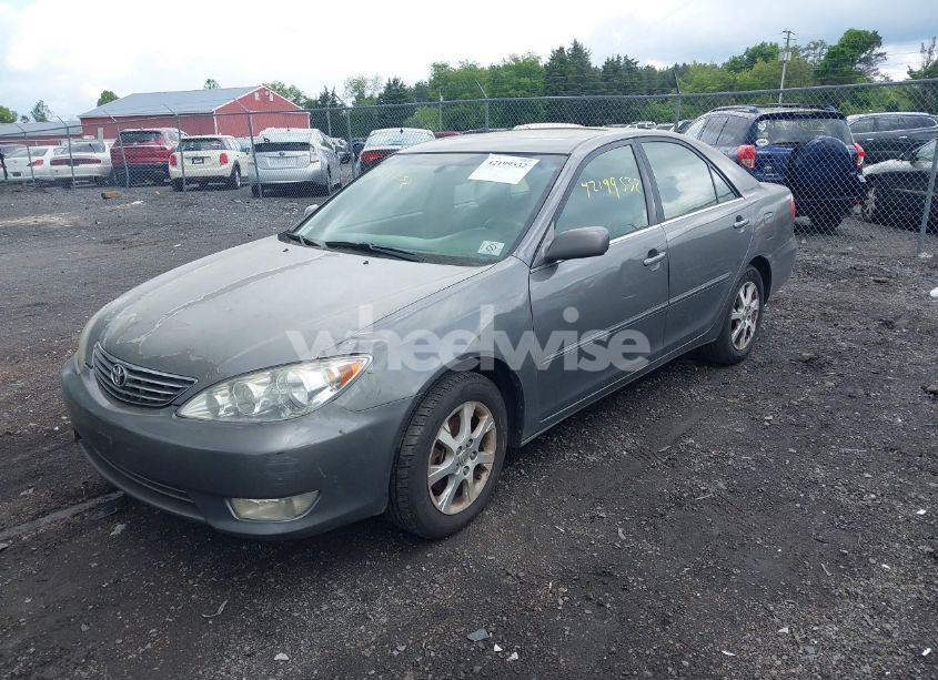 Photo 2 of 2005 Toyota Camry XLE V6 (VIN 4T1BF30K45U607301)