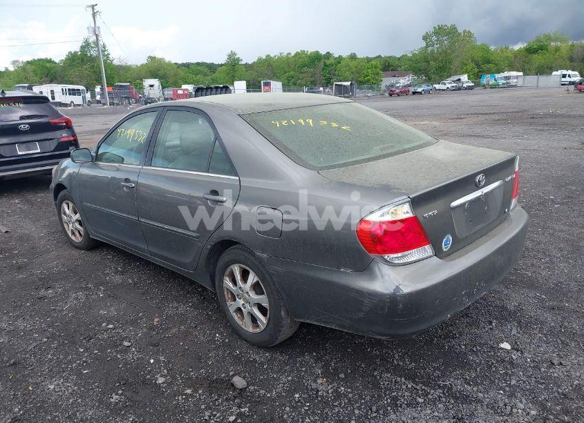 Photo 3 of 2005 Toyota Camry XLE V6 (VIN 4T1BF30K45U607301)