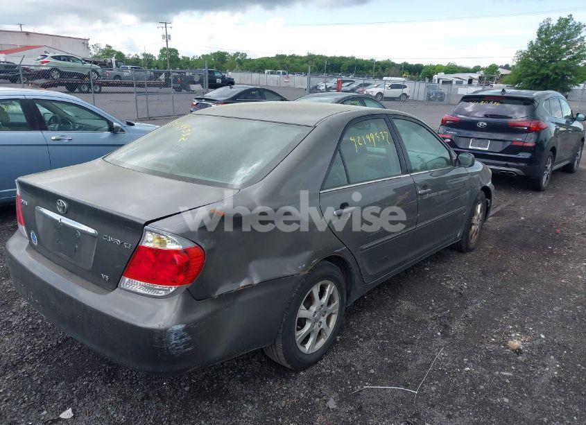 Photo 4 of 2005 Toyota Camry XLE V6 (VIN 4T1BF30K45U607301)