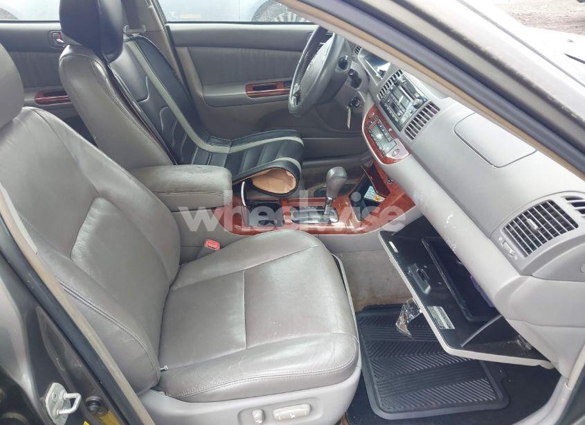 Photo 5 of 2005 Toyota Camry XLE V6 (VIN 4T1BF30K45U607301)