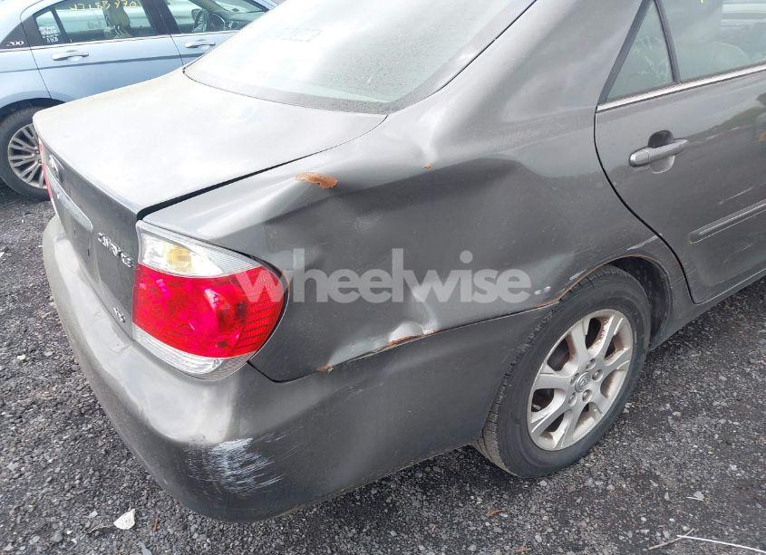 Photo 6 of 2005 Toyota Camry XLE V6 (VIN 4T1BF30K45U607301)