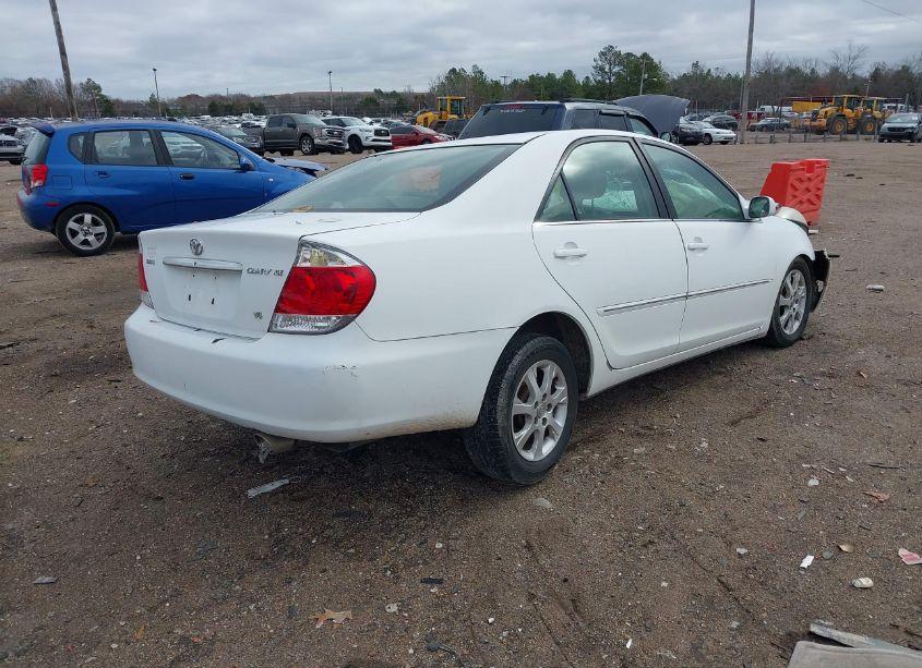 Photo 4 of 2005 Toyota Camry XLE V6 (VIN 4T1BF30K45U616547)