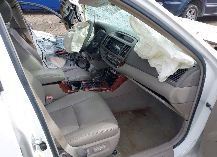 Photo 5 of 2005 Toyota Camry XLE V6 (VIN 4T1BF30K45U616547)