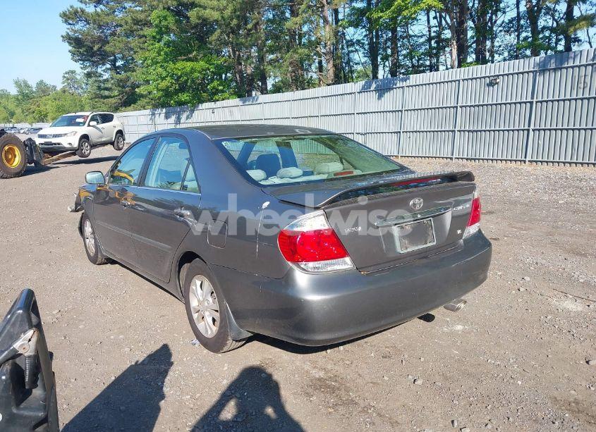 Photo 3 of 2006 Toyota Camry LE V6/XLE V6 (VIN 4T1BF30K46U623046)