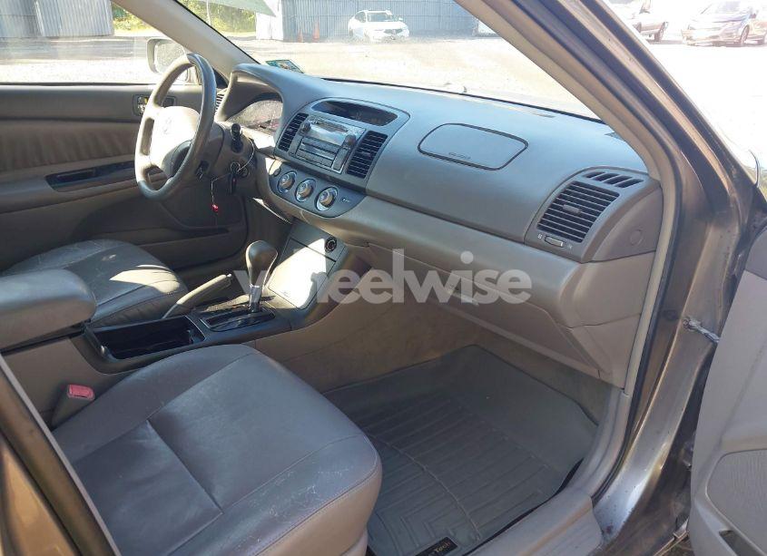 Photo 5 of 2006 Toyota Camry LE V6/XLE V6 (VIN 4T1BF30K46U623046)