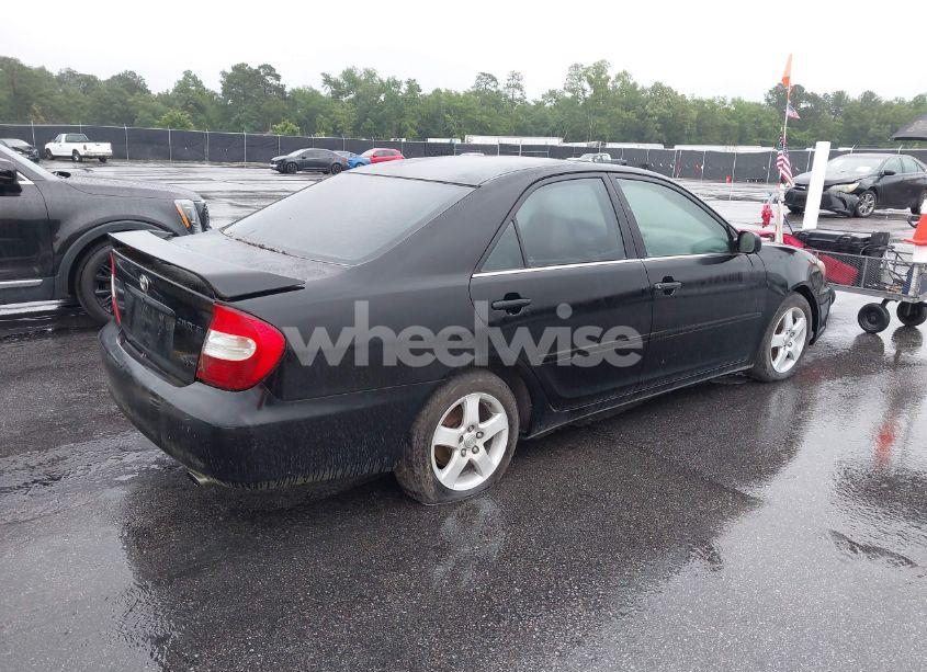 Photo 4 of 2002 Toyota Camry LE V6/SE V6/XLE V6 (VIN 4T1BF30K52U014154)