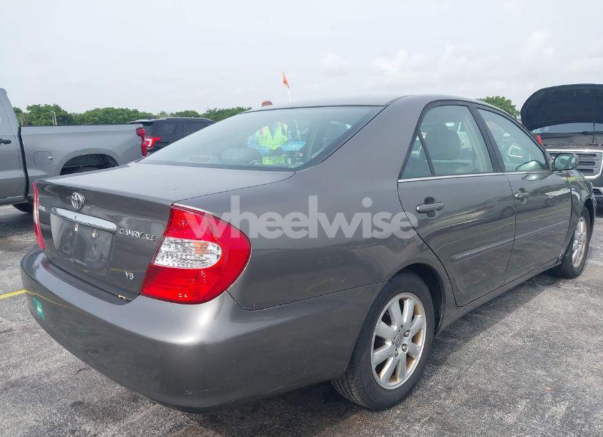 Photo 12 of 2002 Toyota Camry XLE V6 (VIN 4T1BF30K52U517666)