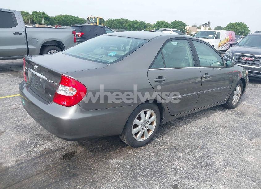 Photo 4 of 2002 Toyota Camry XLE V6 (VIN 4T1BF30K52U517666)