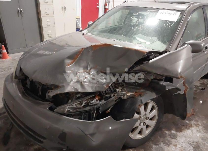 Photo 6 of 2004 Toyota Camry XLE V6 (VIN 4T1BF30K54U578096)