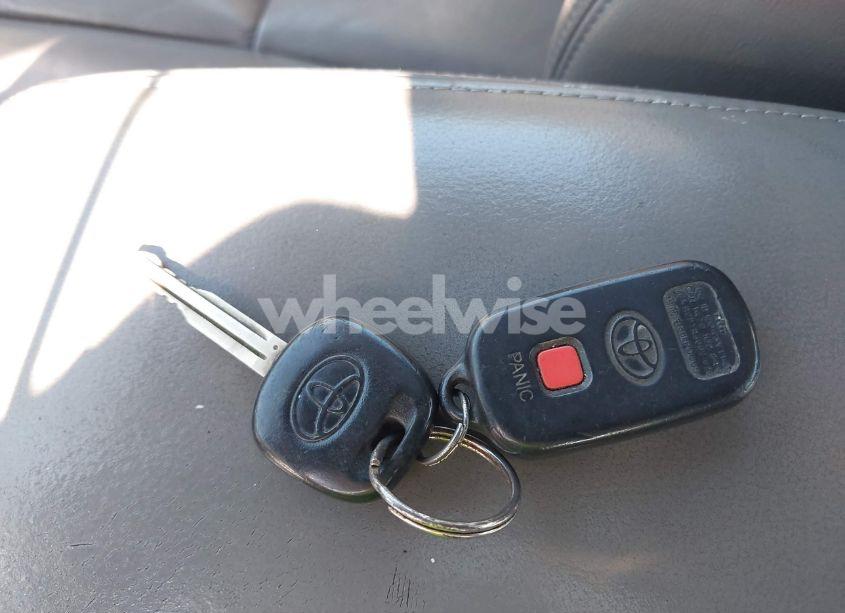 Photo 11 of 2004 Toyota Camry XLE V6 (VIN 4T1BF30K54U579202)