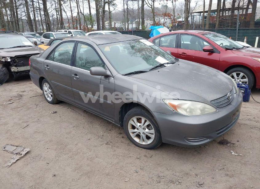 2004 Toyota Camry LE V6 (VIN 4T1BF30K54U581984) main photo